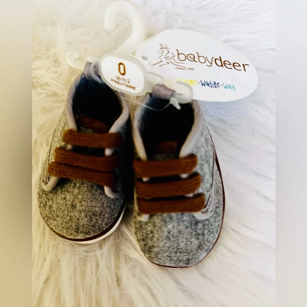 NWT Baby Deer Gray and Brown Baby Shoes Size 0-2mos